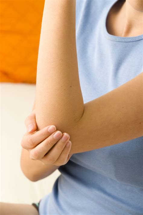 Tennis Elbow Symptoms: What Are They? - Jeffrey H. Berg, M.D.