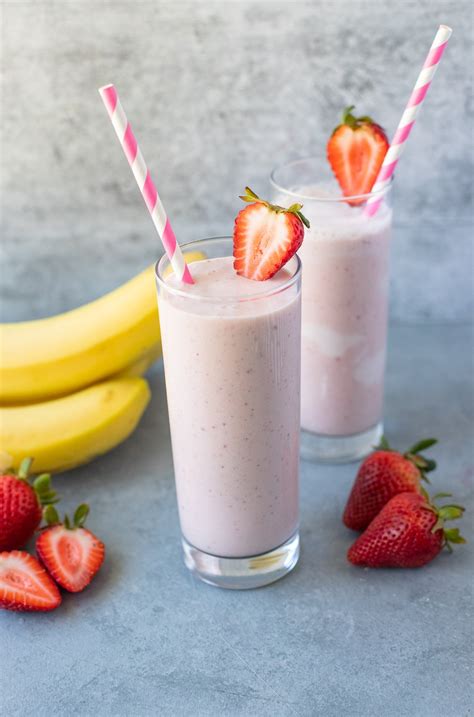 BEST Strawberry Banana Smoothie Recipe - The Clean Eating Couple