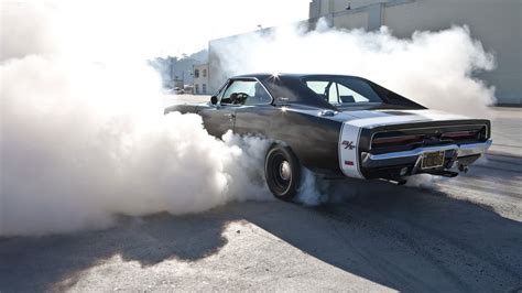 A dodge charger AMAZING BURNOUT!! : carporn