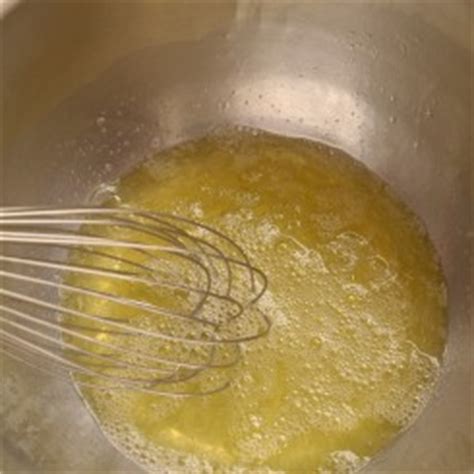 Whisking Egg Whites - Chefs Pencil