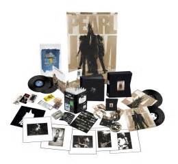 Pearl Jam - Ten Super Deluxe Edition (Boxset with 2 CDs, 4 LPs, 1 DVD ...