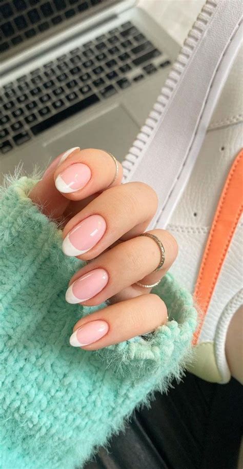 Cute Spring Nails That Will Never Go Out Of Style : Simple round-shaped ...