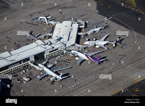 Auckland airport international terminal hi-res stock photography and ...