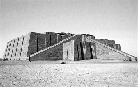 Ziggurat Architecture in Mesopotamia: A Journey Through Time