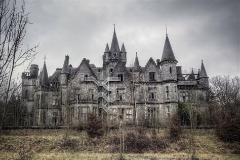 Chateau Abandonné | Abandoned castles, Abandoned, Old abandoned houses