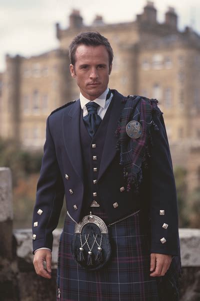 Highland wear Scottish Man, Scottish Kilts, Scottish Tartans, Scottish ...