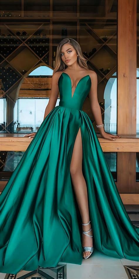 Emerald Green Dresses