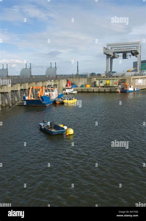 Cardiff Bay barrage Stock Photo - Alamy