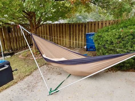 35 DIY Hammock Stand For A Perfect Lounge Space