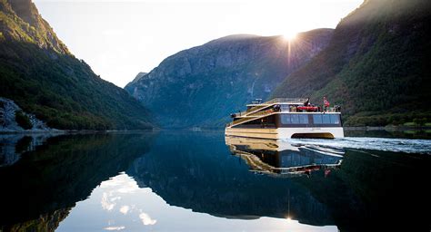 Fjord cruise Nærøyfjord | Sailing & Boat Activities | Flåm | Norway