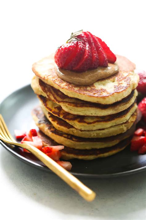 3-Ingredient Almond Flour Pancake Recipe - Primavera Kitchen