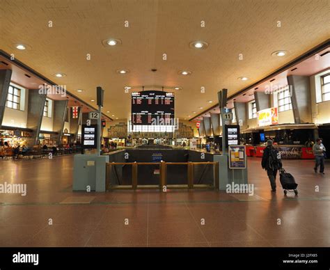 Montreal's Central Train station Stock Photo - Alamy