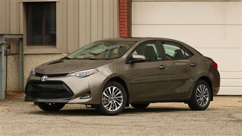 2017 Toyota Corolla Review: Mediocrity sells