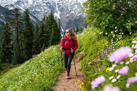 Hiking Trail Etiquette Rules You Should Know and Follow