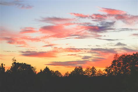 Beautiful sunset sky · Free Stock Photo