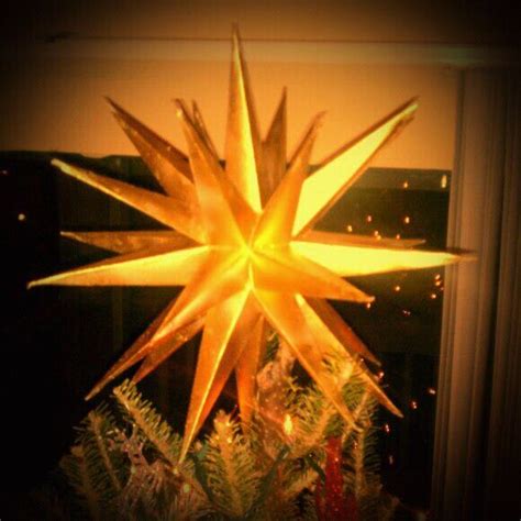 DIY Moravian Star tree topper. I used this as a guide: http://mocoloco ...