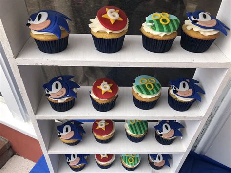 Sonic the Hedgehog Cupcakes | Sonic birthday cake, Sonic birthday ...