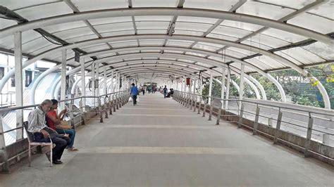 Crumbling skywalks will last up to 30 years, says civic body