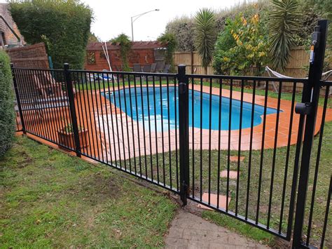 Black Tubular Aluminium Flat Top Pool Fence