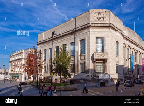 Sheffield Central Library and Graves Art Gallery Stock Photo - Alamy