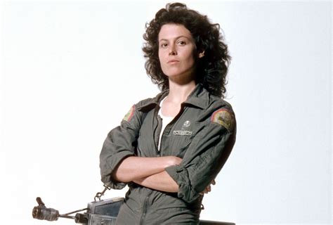 Sigourney Weaver Wallpapers Images Photos Pictures Backgrounds