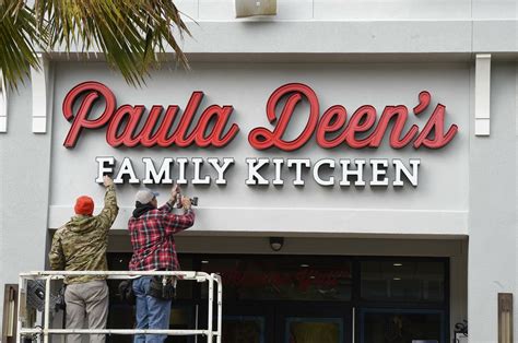 2 Paula Deen's Family Kitchen restaurants close in Florida | AP News