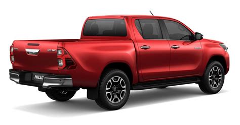 Toyota Hilux - new versus outgoing model compared - paultan.org