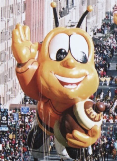 Buzz the Honey Nut Cheerios Bee | Macy's Thanksgiving Day Parade Wiki ...