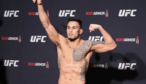 brad-tavares-ufc-244-official-weigh-ins | MMA Junkie