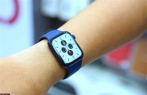 Series 6 Apple Watch Blue Aluminum: First Impression, Hands-On