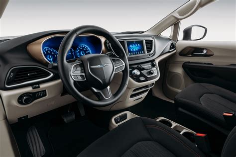 Chrysler Voyager Returns as Entry-Level Minivan Option | Digital Trends