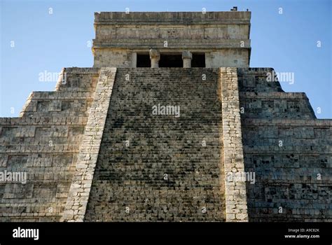 Chichen Itza El castillo top Stock Photo, Royalty Free Image: 12320922 ...