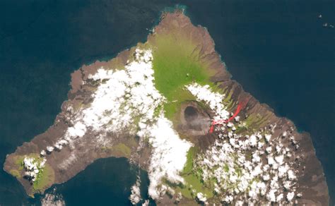 NASA Spacecraft Peers Into the Mouth of the Galapagos' Wolf Volcano