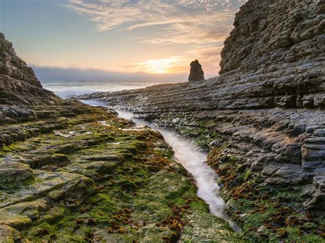 Davenport Beach Crevice - Best Photo Spots