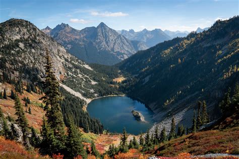 The Best Golden Larch Hiking Trails In Washington State - Jess Wandering