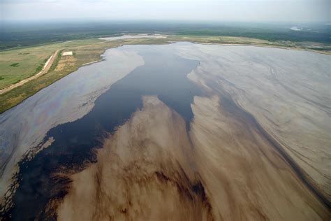 Investigation called for into Alberta’s toxic tailings ponds