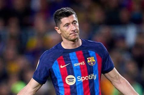 FC Barcelona’s Shocking Contract Clauses for Robert Lewandowski Cast ...