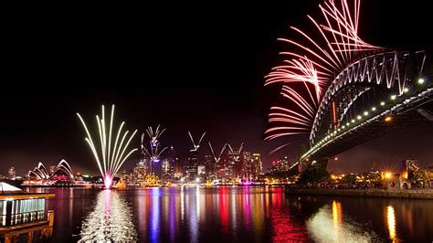 New Year's Eve fireworks in Sydney, Australia | Windows Spotlight Images