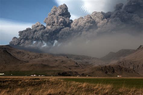 Iceland's Katla volcano hit by unusually large earthquakes