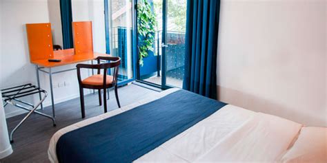 The advantages of a budget hotel in central Paris (low cost and ...