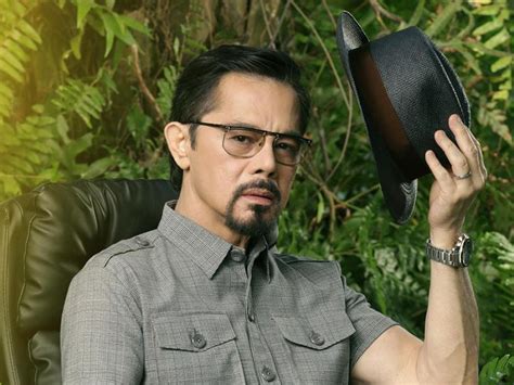 Christopher de Leon performed own stunts for 'Lolong' | GMA Entertainment