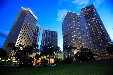 Center of tourism gravity shifts to Downtown Miami - Schwartz Media ...