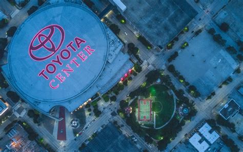 Toyota Center Parking From $4 [Complete Parking Guide]