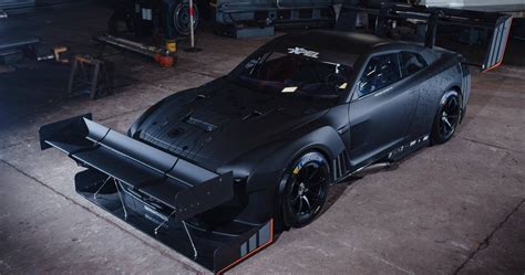 This Nissan GT-R Hillclimb Racer Has Wings On The Front And Back