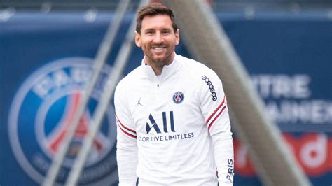 Lionel Messi won't make Paris Saint-Germain debut Friday | Yardbarker