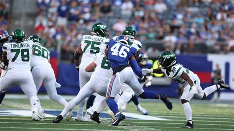 Isaiah Simmons pressures Aaron Rodgers in Giants debut | Giants vs ...