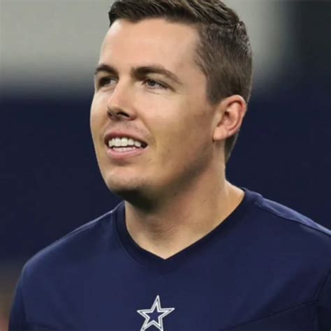 Chargers agree to hire Kellen Moore as offensive coordinator