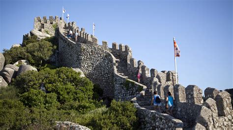 Outside Lisbon, a Verdant World of Castles and Palaces - The New York Times