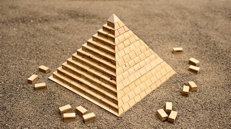 Build Pyramid