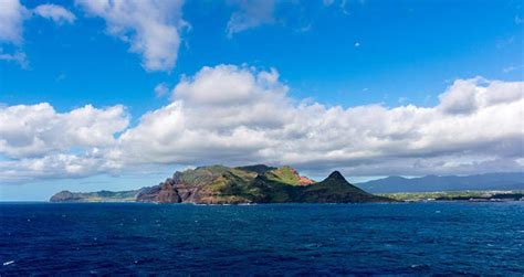 Exploring Niihau, The 'Forbidden' Hawaiian Island Where Outsiders Aren ...